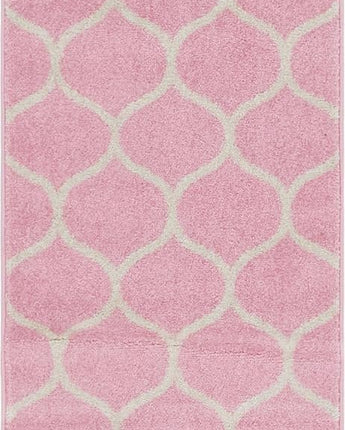 Geometric rounded trellis frieze rug (runners) - Pink