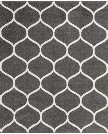 Geometric rounded trellis frieze rug (square oval &