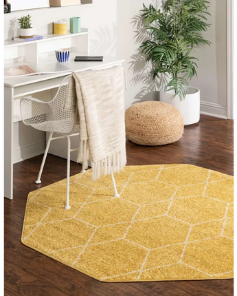 Geometric trellis frieze rug (square octagon & oval) - Area