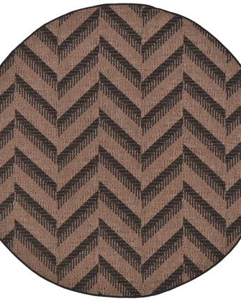 Modern outdoor modern chevron rug - Brown / 6’ 1’’ x