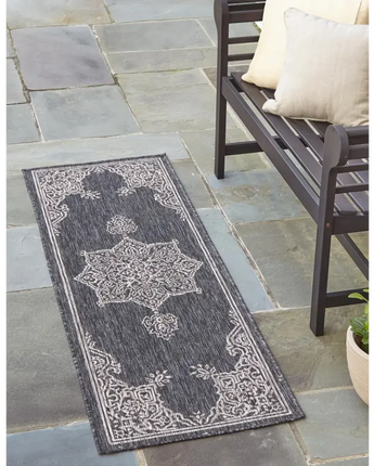 Traditional outdoor traditional antique rug - Area Rugs