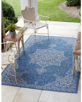 Traditional outdoor traditional antique rug - Area Rugs