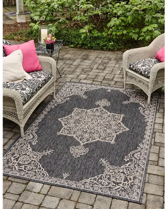 Traditional outdoor traditional antique rug - Area Rugs