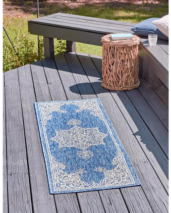 Traditional outdoor traditional antique rug - Area Rugs