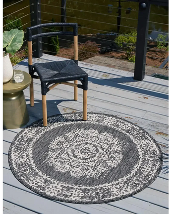 Traditional outdoor traditional timeworn rug - Area Rugs