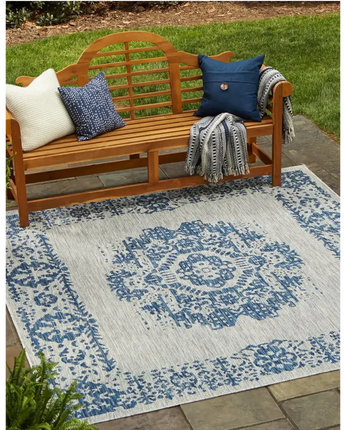 Traditional outdoor traditional timeworn rug - Area Rugs