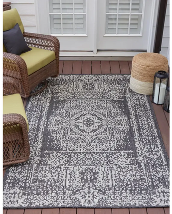 Traditional outdoor traditional timeworn rug - Area Rugs