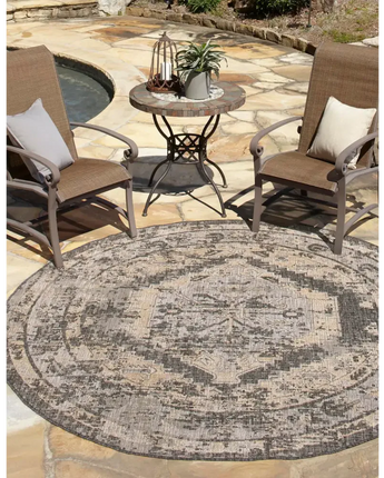 Traditional outdoor traditional valeria rug - Area Rugs