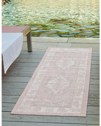 Traditional outdoor traditional valeria rug - Area Rugs