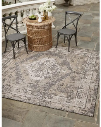 Traditional outdoor traditional valeria rug - Area Rugs