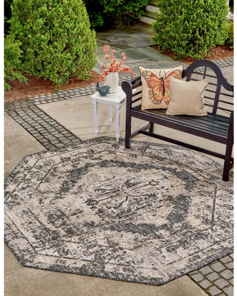 Traditional outdoor traditional valeria rug - Area Rugs