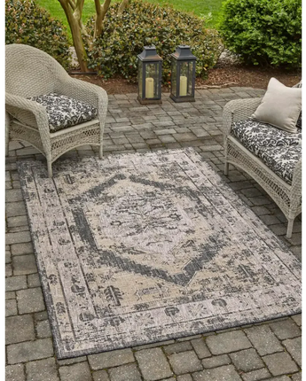 Traditional outdoor traditional valeria rug - Area Rugs